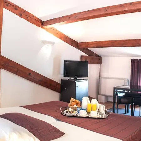 Cloitre Saint Louis 4*