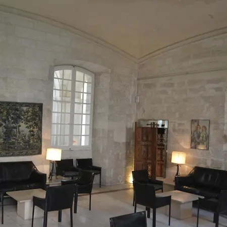 Cloitre Saint Louis 4*